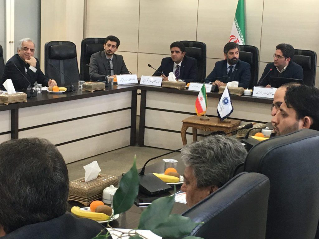 رئیس کارگروه رقابت کمیسیون رقابت ،خصوصی سازی و سلامت اداری اتاق ایران عنوان کرد:رقابت و رقابت پذیری را باید از هم جدا کرد